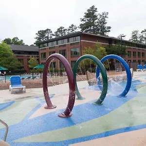 https://williamsburg-woodlands-hotel-suites.williamsburghotelsusa.com